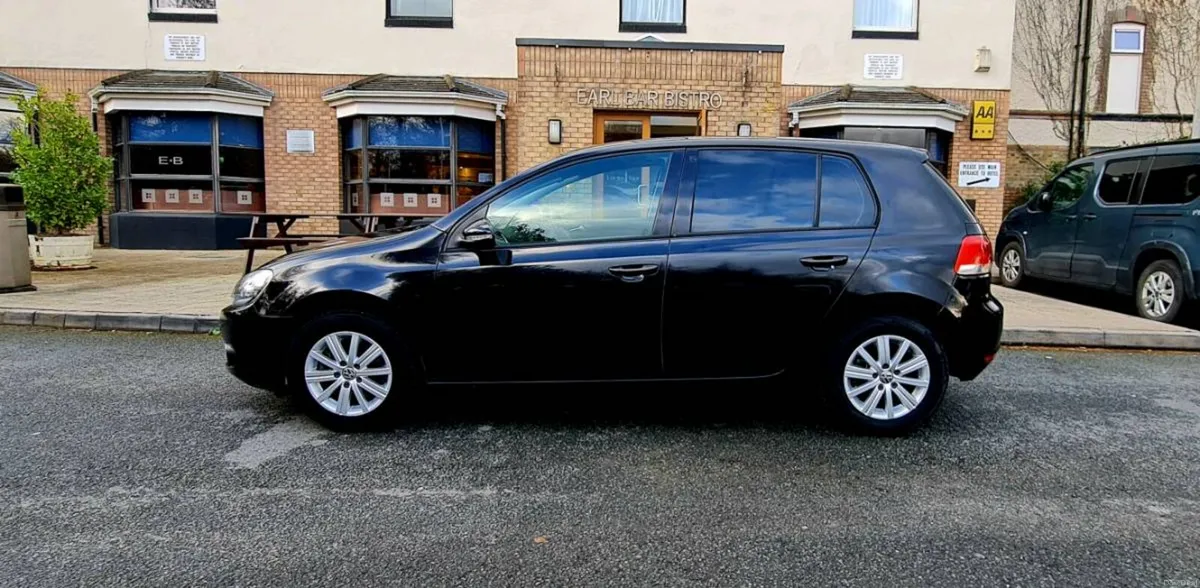 ONLY 89000km - Immaculate Golf 1.2 Automatic - Image 4