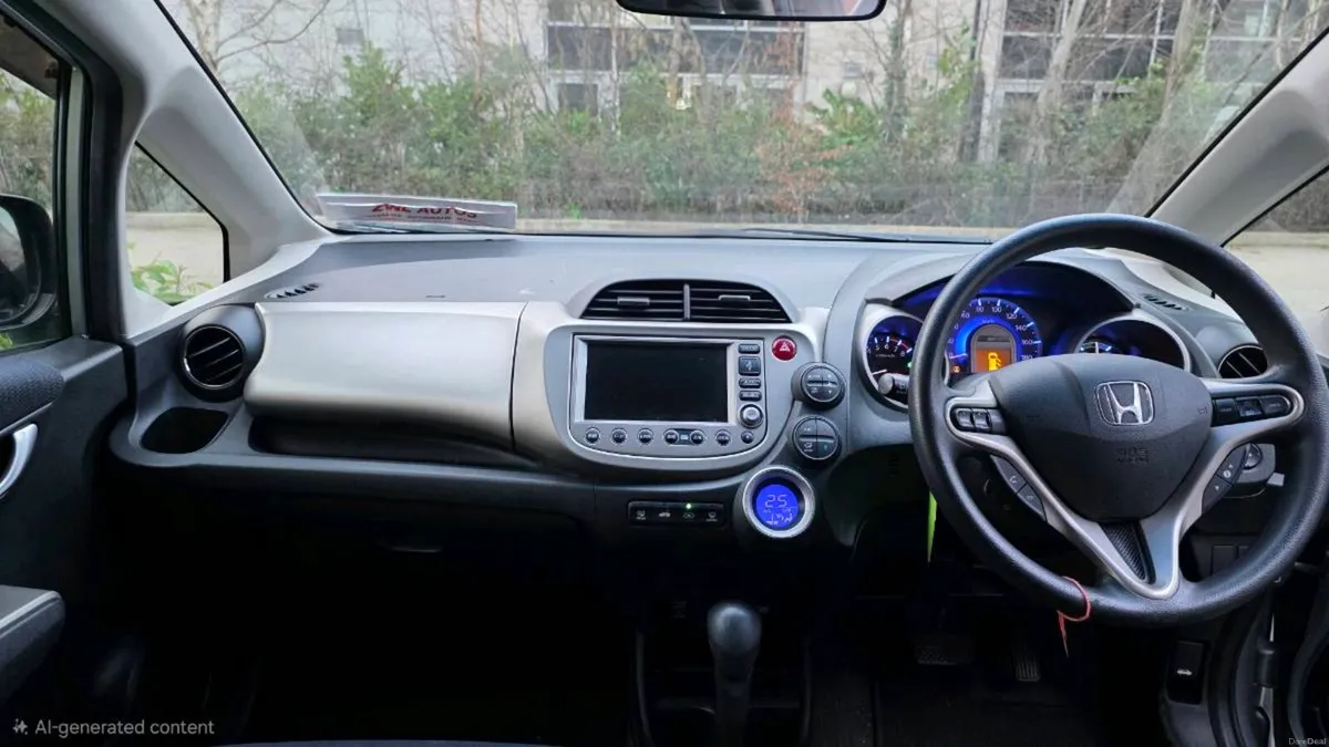 Honda Fit Automatic HYBRID - Image 2