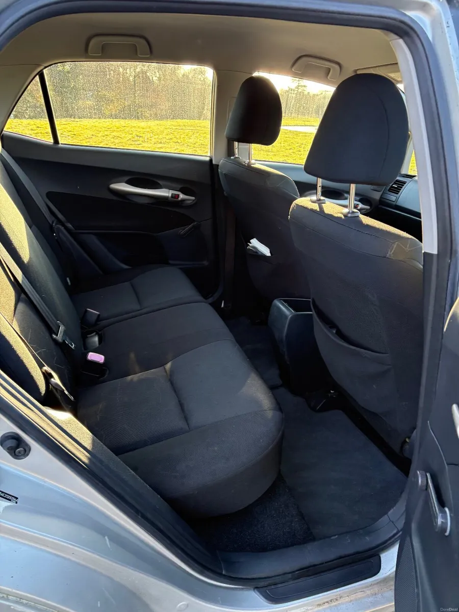 Toyota Auris 2007 Old But Gold - Image 2