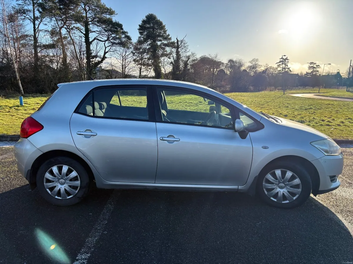 Toyota Auris 2007 Old But Gold - Image 4