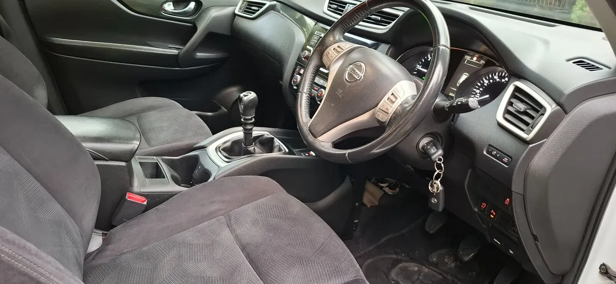 16 Nissan X-Trail , 7 SEATER ,  NCT 10/26 - Image 2