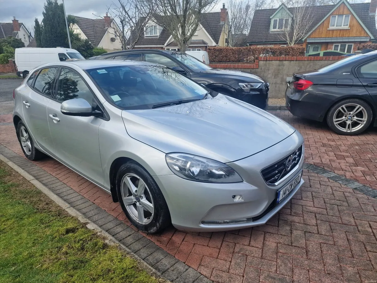 Volvo V40 2014 1.6 diesel - Image 2