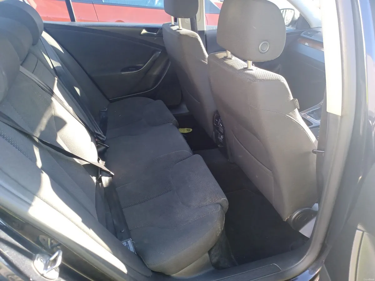 Volkswagen Passat 2005 - Image 4