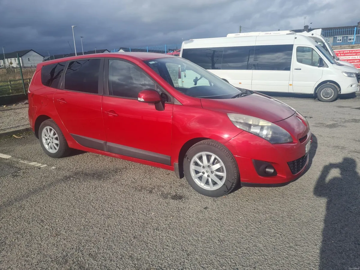 Renault Grand Scenic 1.5 DCI - Image 4