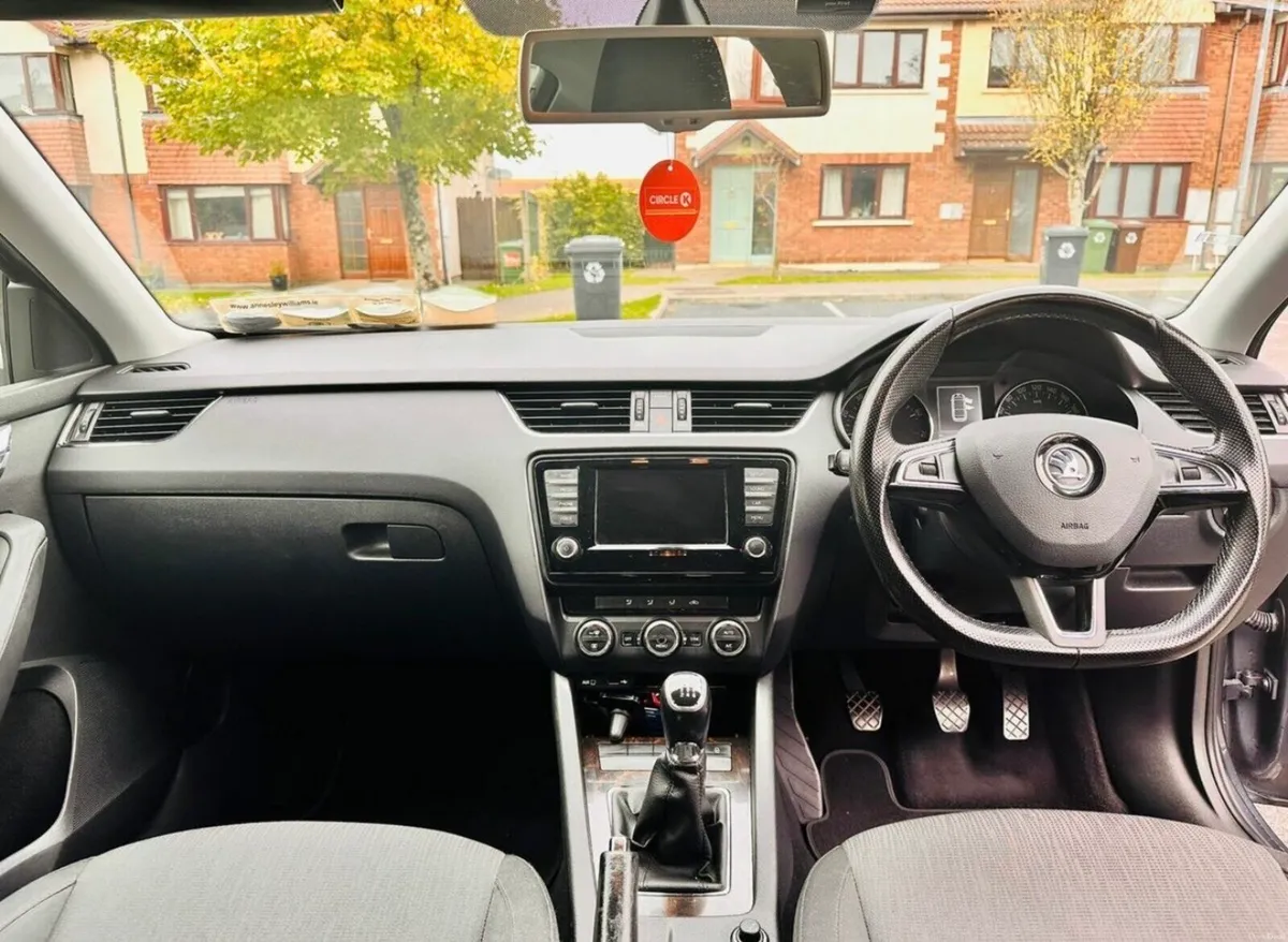 Skoda Octavia 2016 for immediate Sale,nct jan 2027 - Image 3