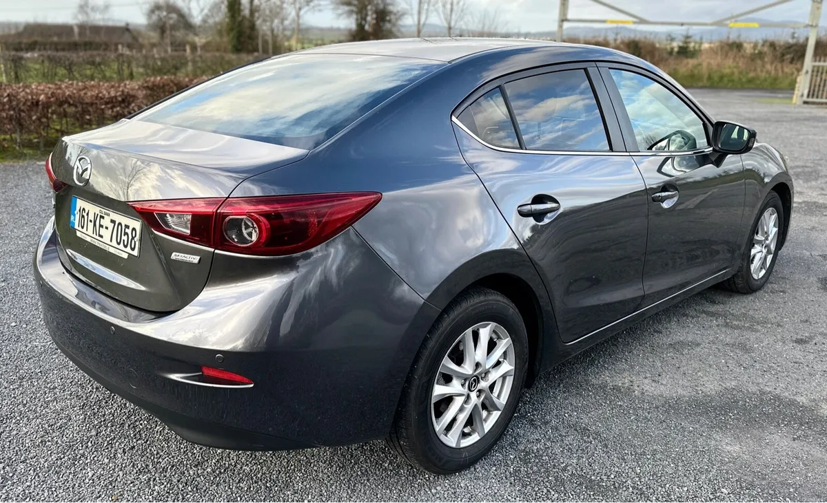 Mazda 3 2.2D Skyactiv-d Se-l NAV 4DR) - Image 3