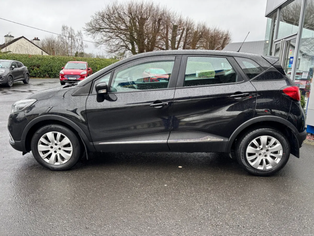 Renault Captur LIFE 1.5 DCI 90 EU6 4DR - Image 3