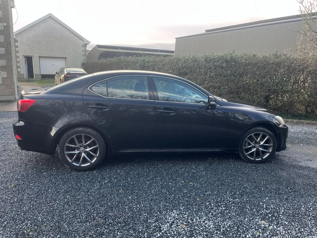 Lexus IS 2011 - Image 4