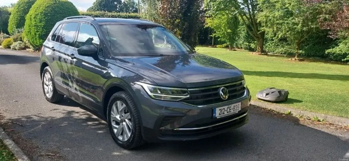 2021 Volkswagen Tiguan - Image 2