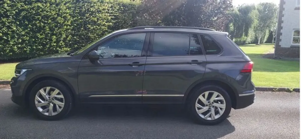 2021 Volkswagen Tiguan - Image 4