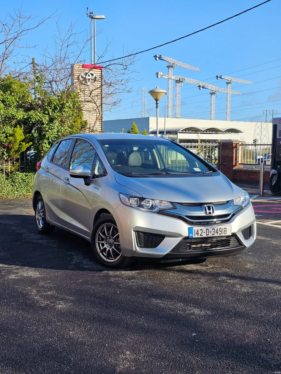 Honda Fit 2014 Hybrid - Image 2