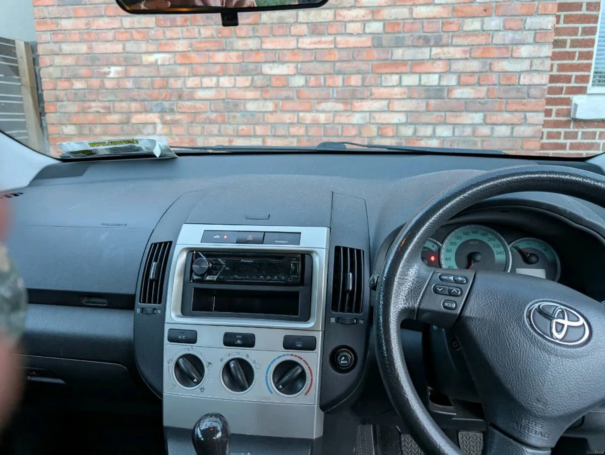 2005 Verso - Image 2