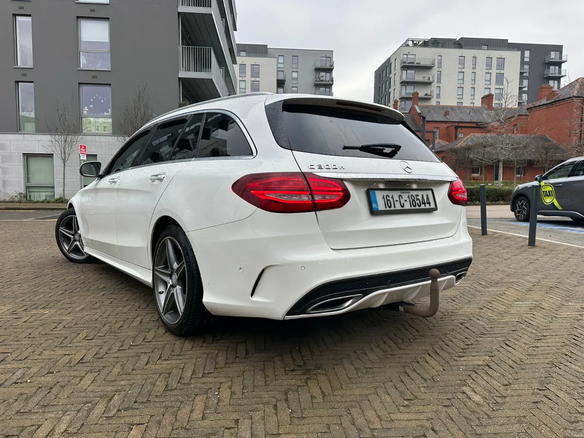 Mercedes-Benz C-Class C300 Diesel Hybrid - Image 3