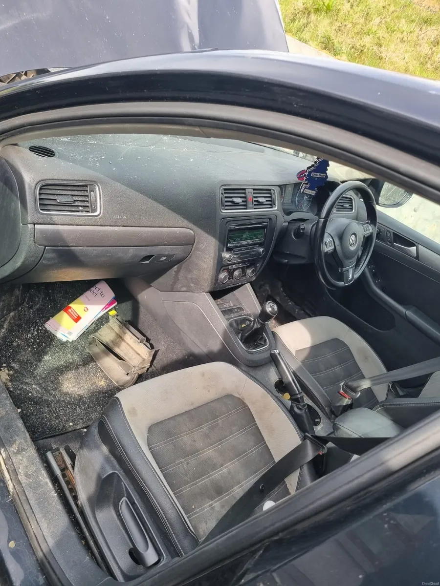 Volkswagen Jetta 2013 - Image 3