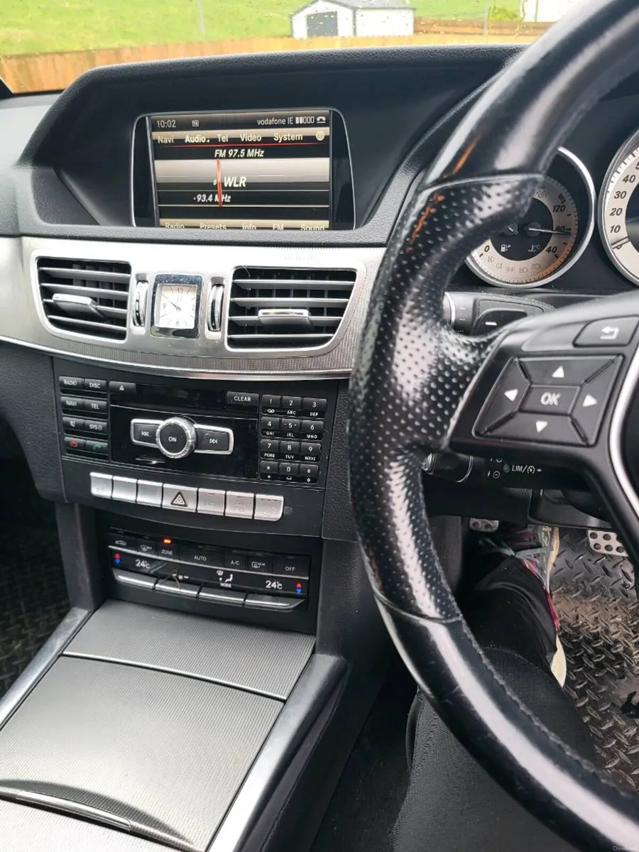 Mercedes E220 CDI BE SE 4FR Auto Black - Image 4