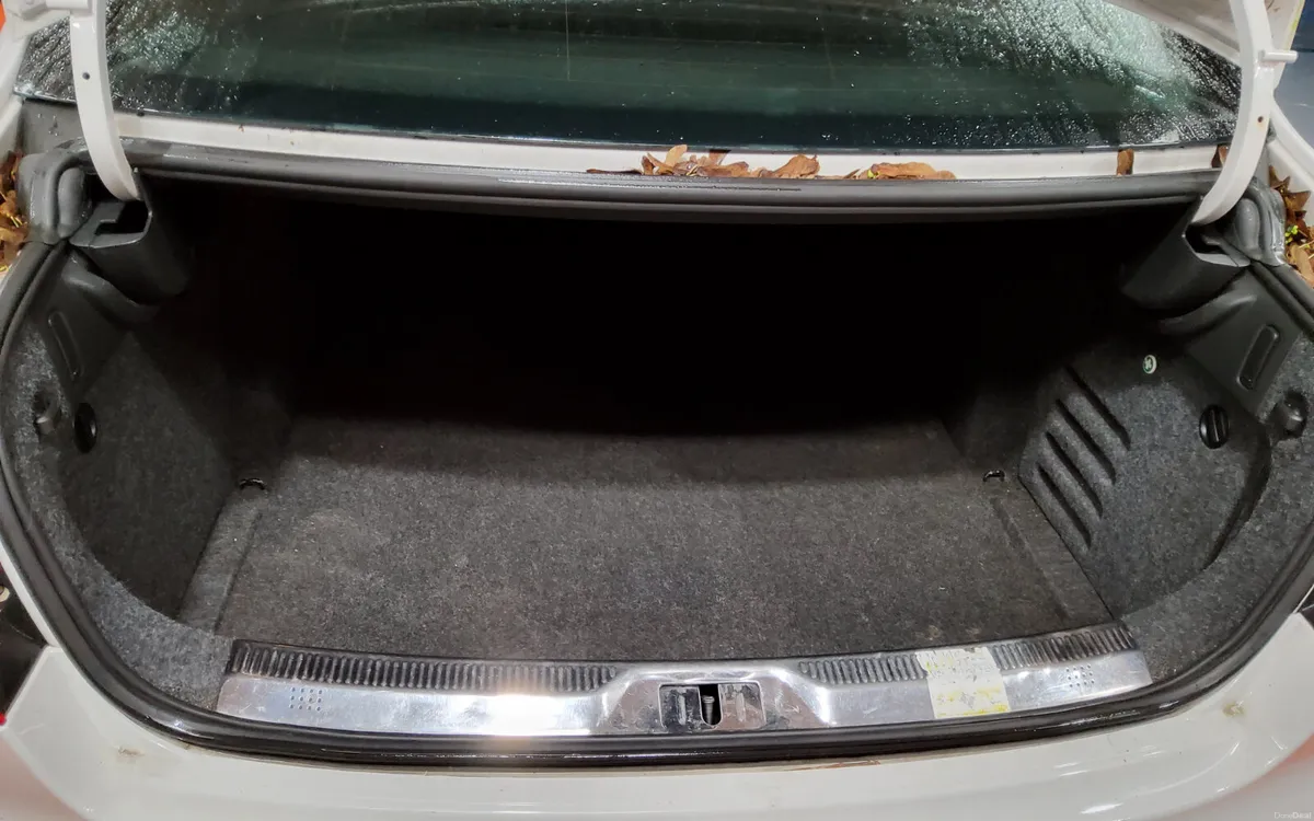 Skoda Superb 2011 - Image 3