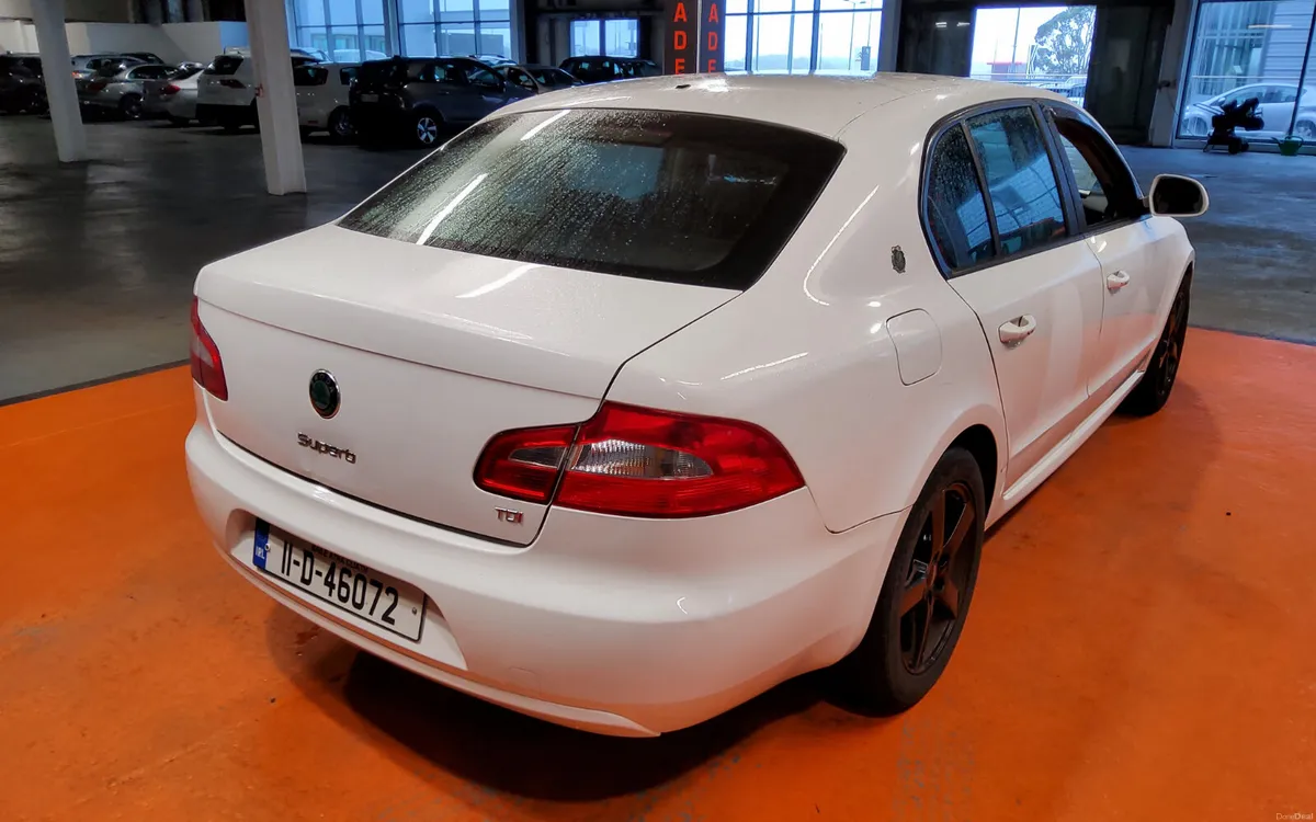 Skoda Superb 2011 - Image 4
