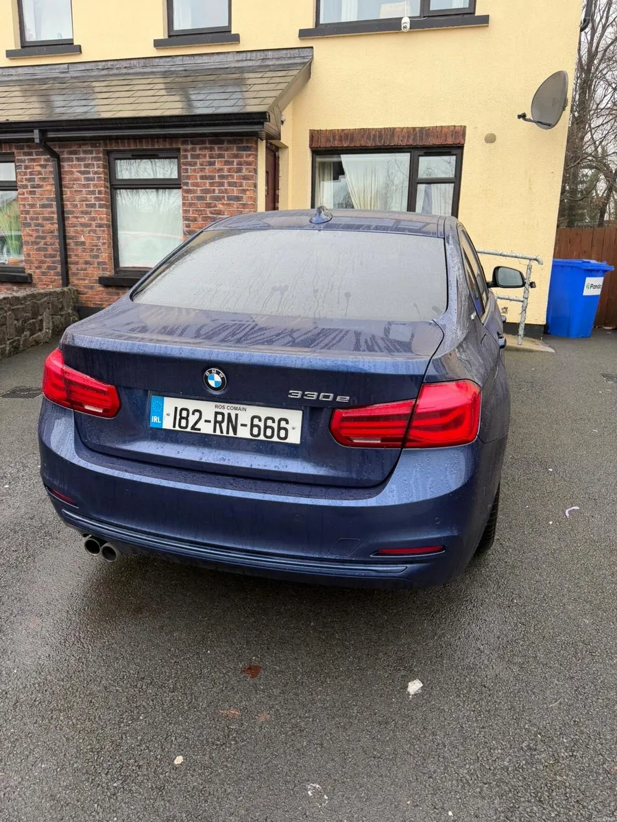 BMW 330e series 3 Sport - Image 2