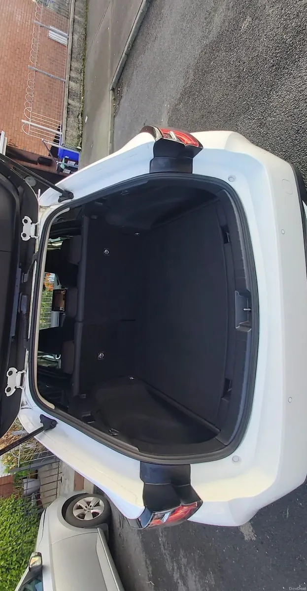 Toyota Corolla 1.8 hybrid As New high spec - Image 4