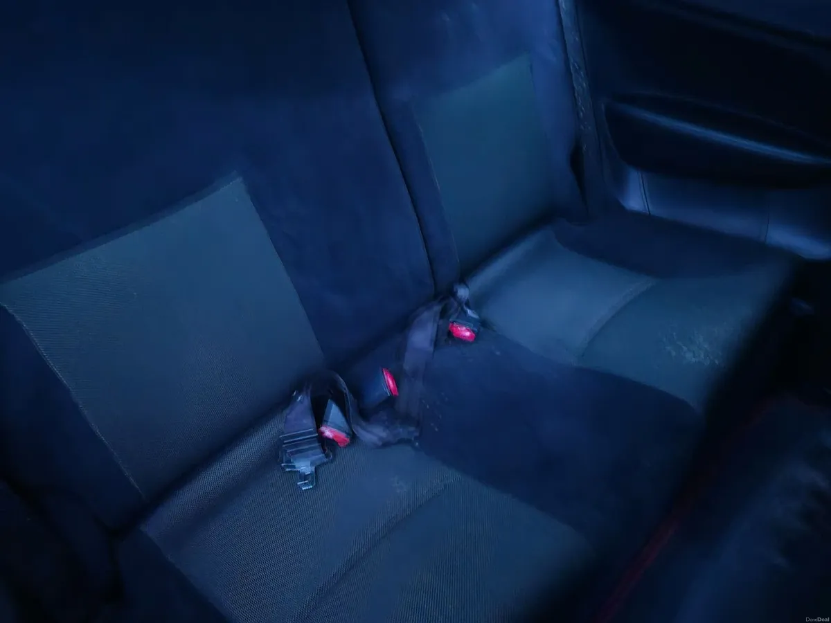 Honda civic type r 2003 on uk reg - Image 2