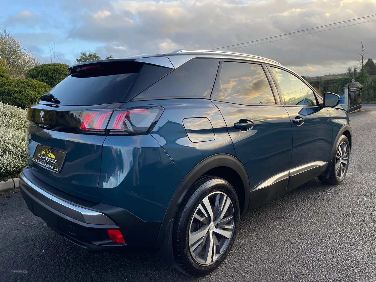 Peugeot 3008 DIESEL ESTATE - Image 2