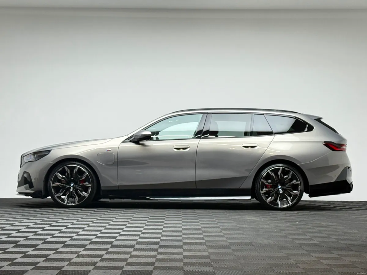 BMW 5-Series 530E M SPORT PRO - Image 4