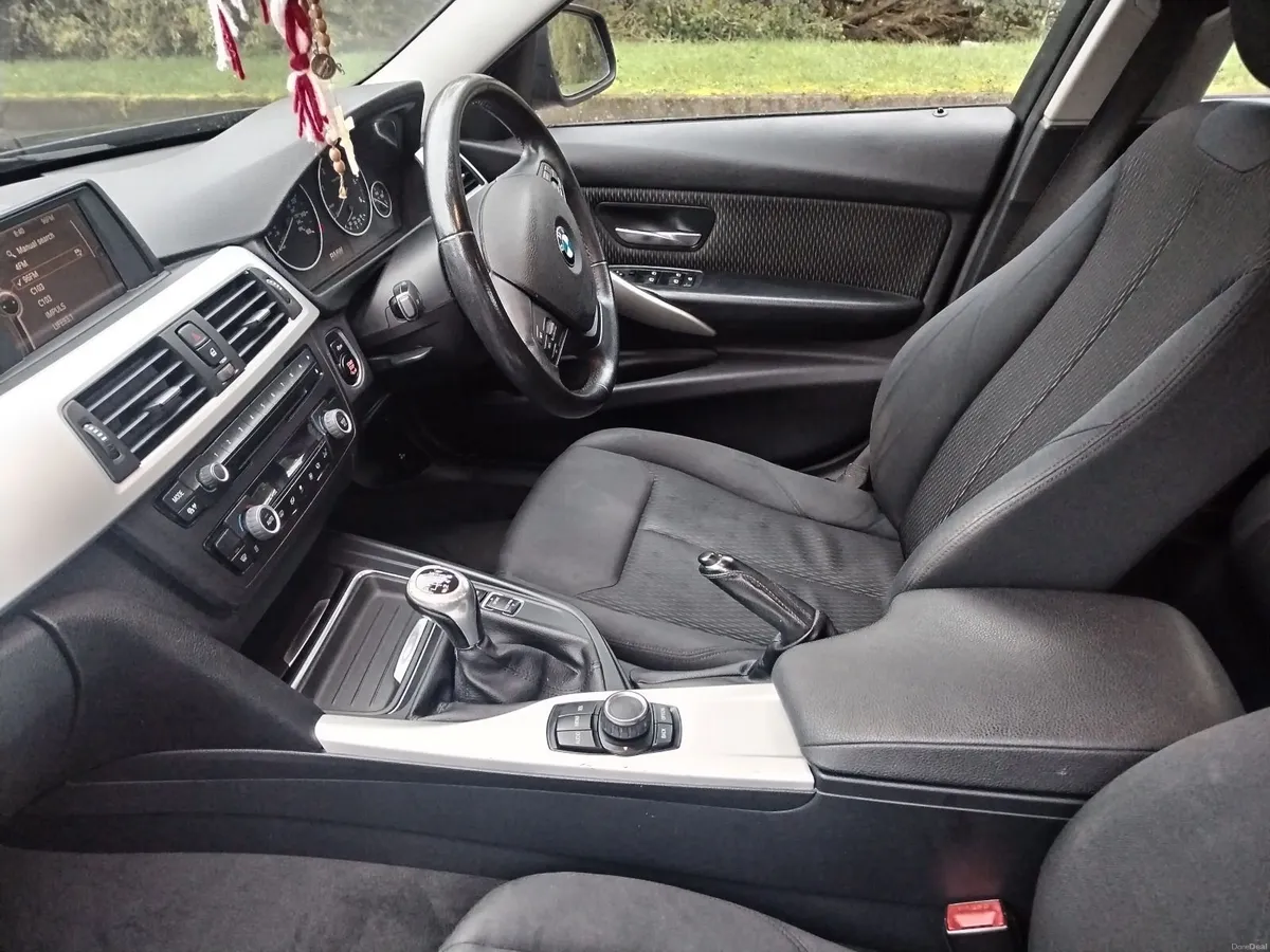 BMW 3-Series 2013 - Image 2