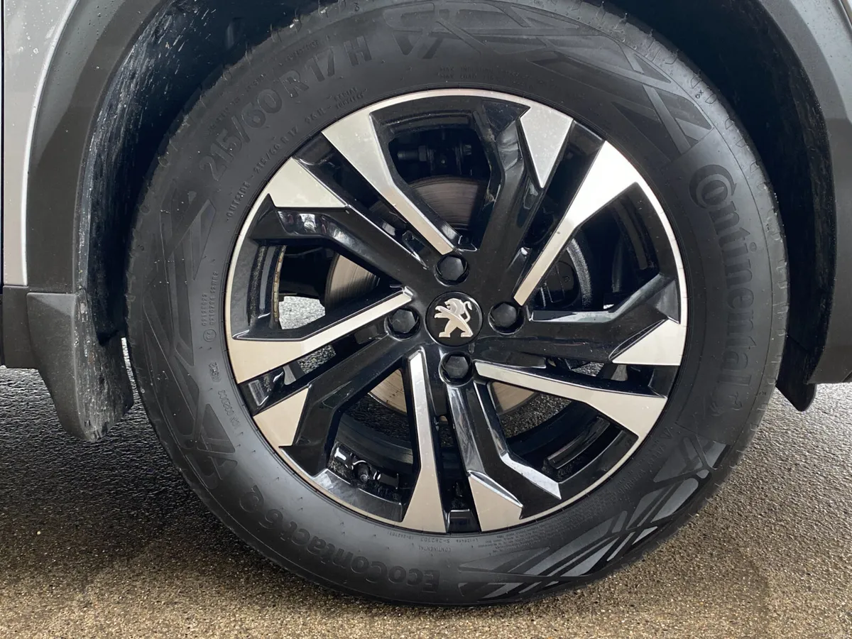 Peugeot 2008 1.2 130hp Automatic Allure - Image 4