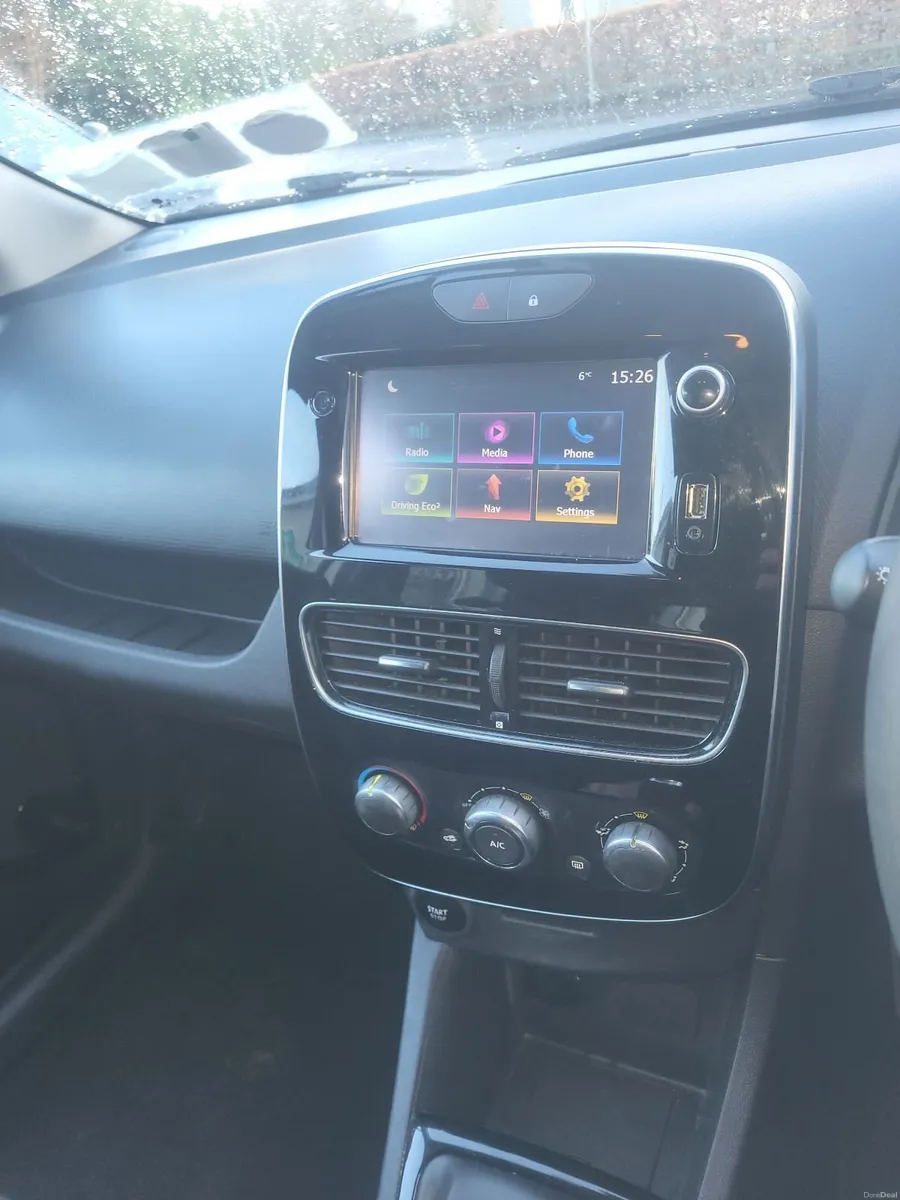 Renault Clio low miles - Image 2