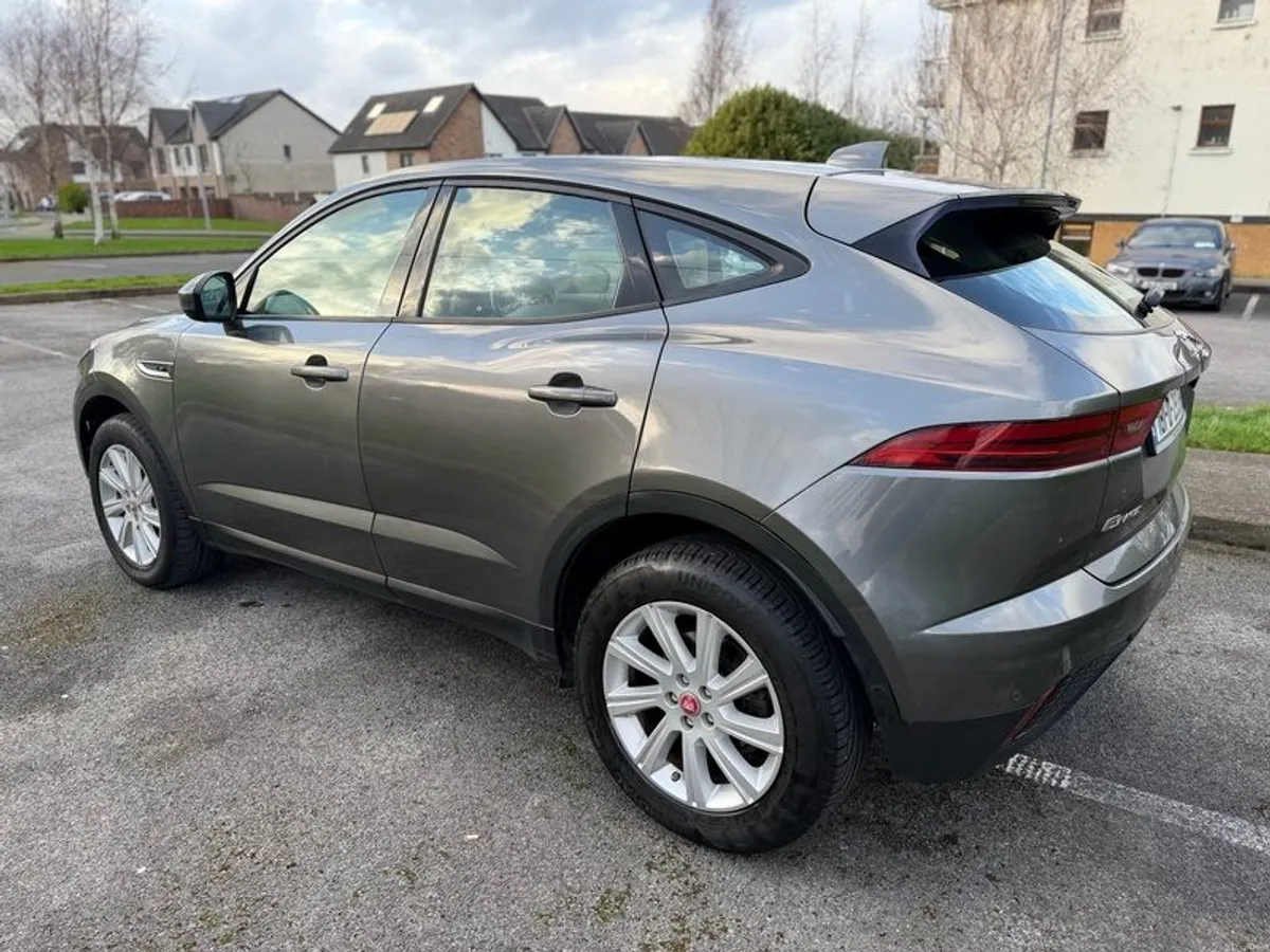 2018 Jaguar E-pace - Image 3