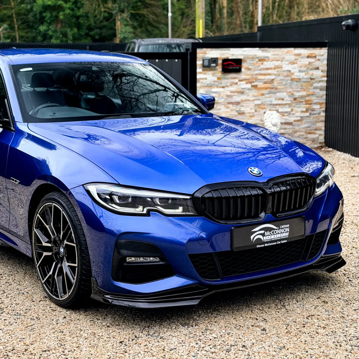 2022 (221) BMW 330e M Sport *20" BRAND NEW ALLOYS - Image 2