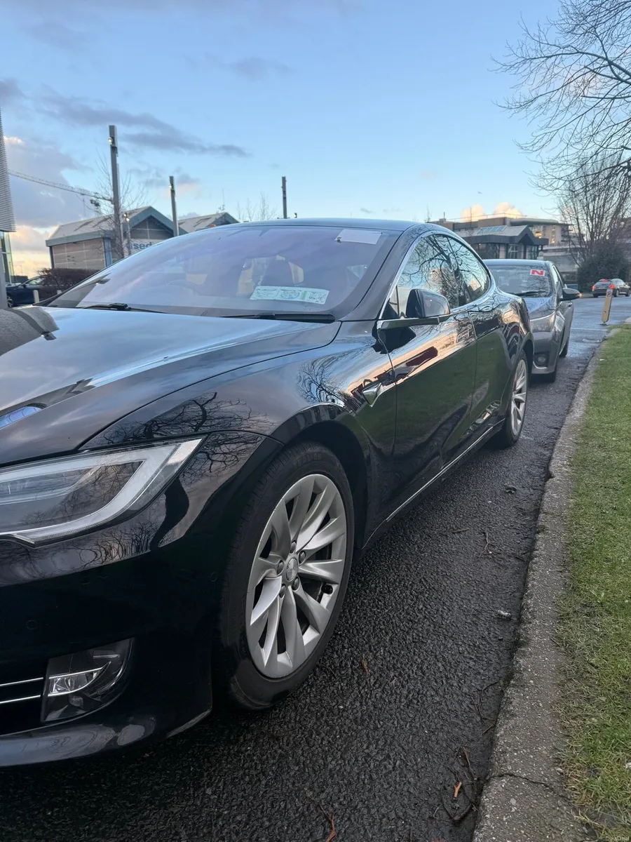 Tesla Model S 75D - Image 3