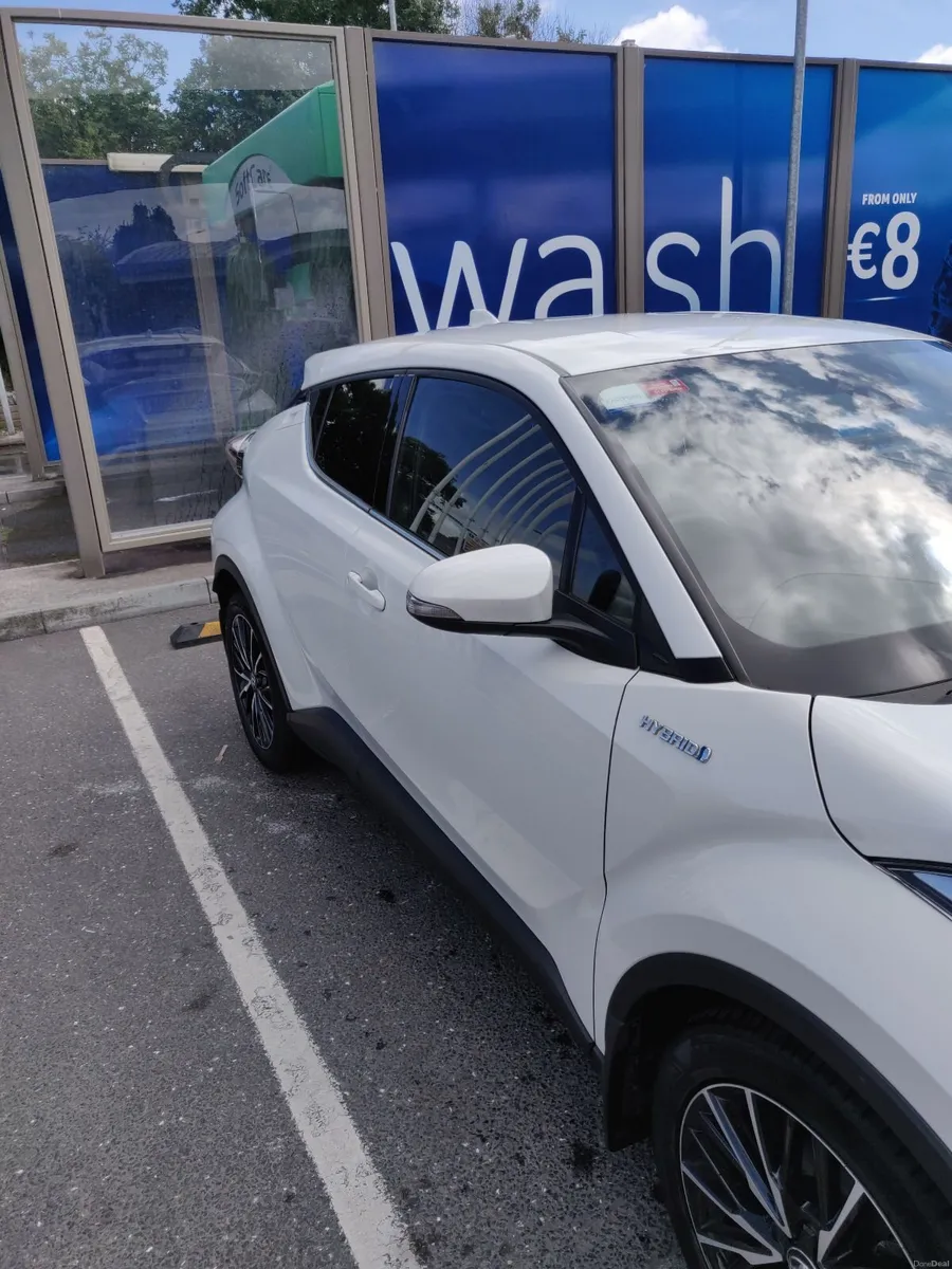 2019 (192) Toyota C-HR SOL Hybrid – 1 Owner – Full - Image 4