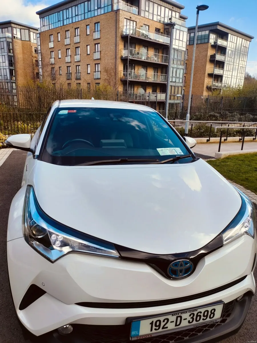 2019 (192) Toyota C-HR SOL Hybrid – 1 Owner – Full - Image 1