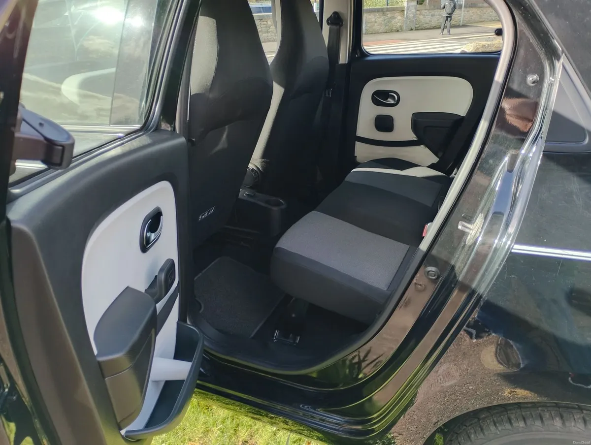 Renault Twingo 2015 - Image 2