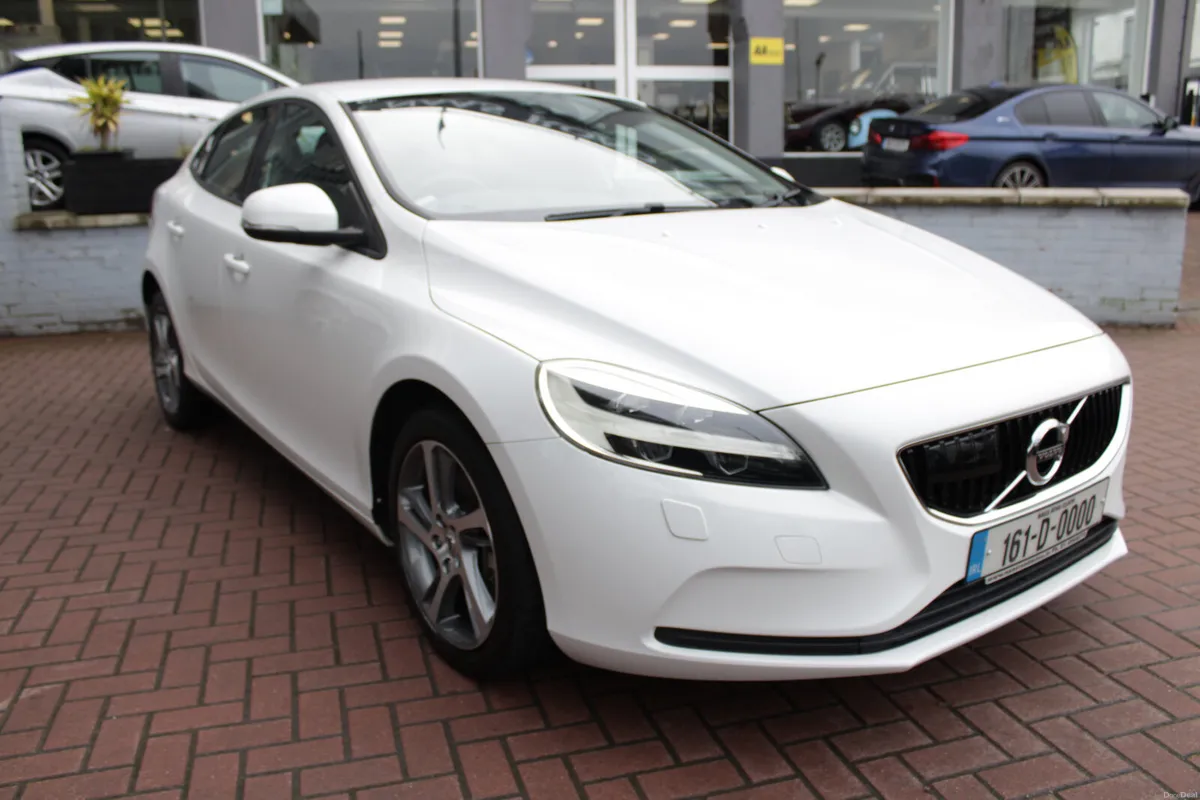 2.0D DYNAMIC EDITION 5DR HATCHBACK AUTOMATIC // 1 - Image 2