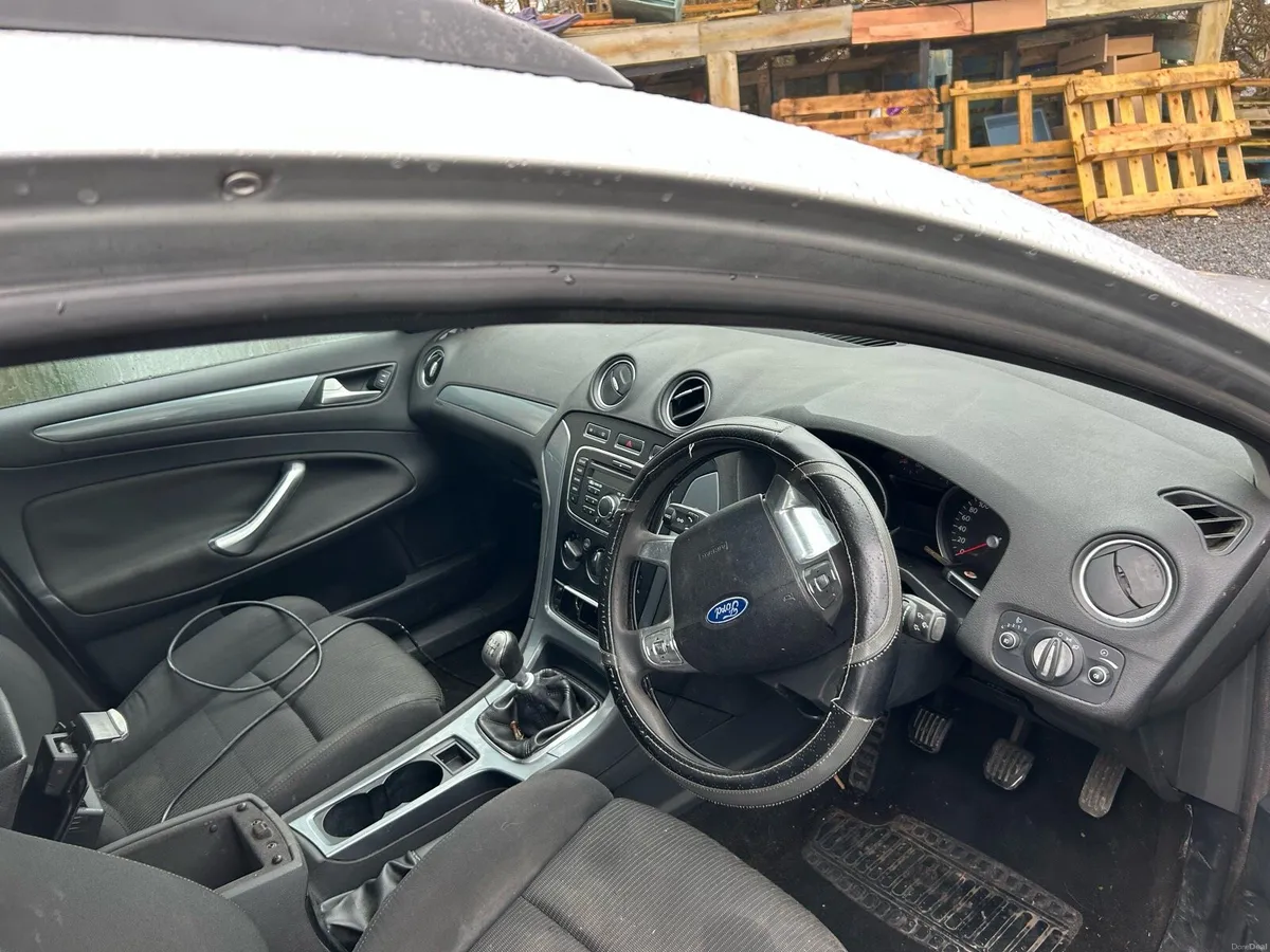 Mondeo 2ltr diesel nct/tax - Image 2