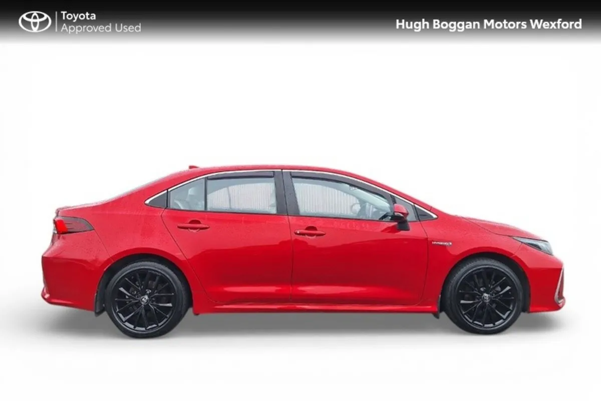 Toyota Corolla BEIGE LEATHER SEATS & TOWBAR - Image 3