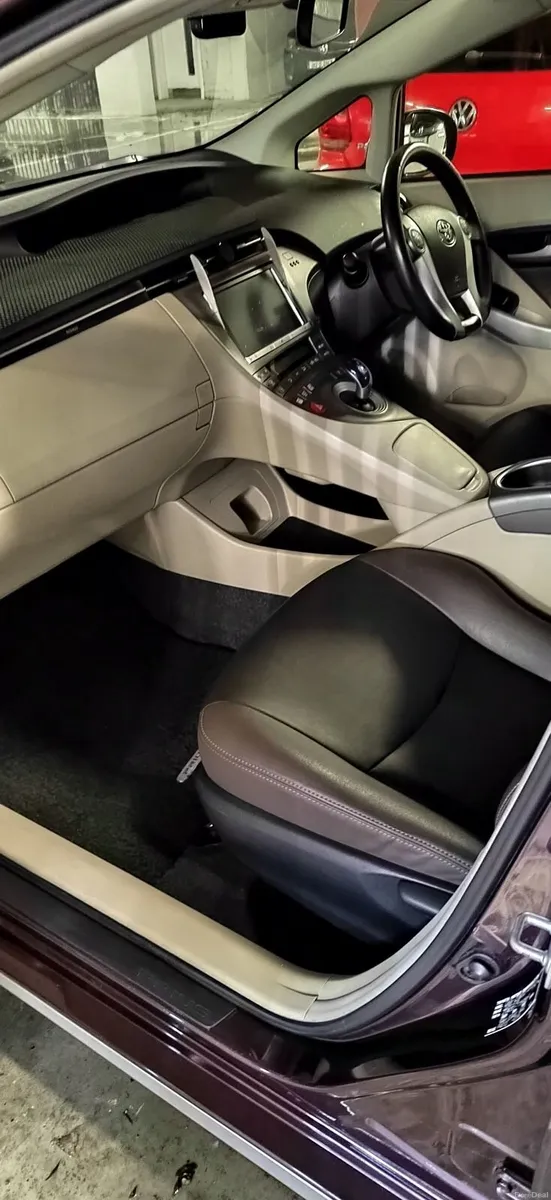 Toyota Prius 2013 November - Image 2