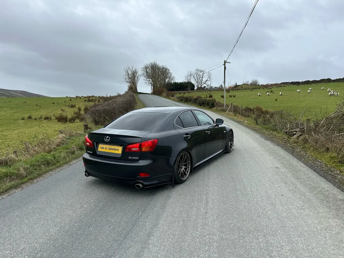 Lexus IS250 - Image 2