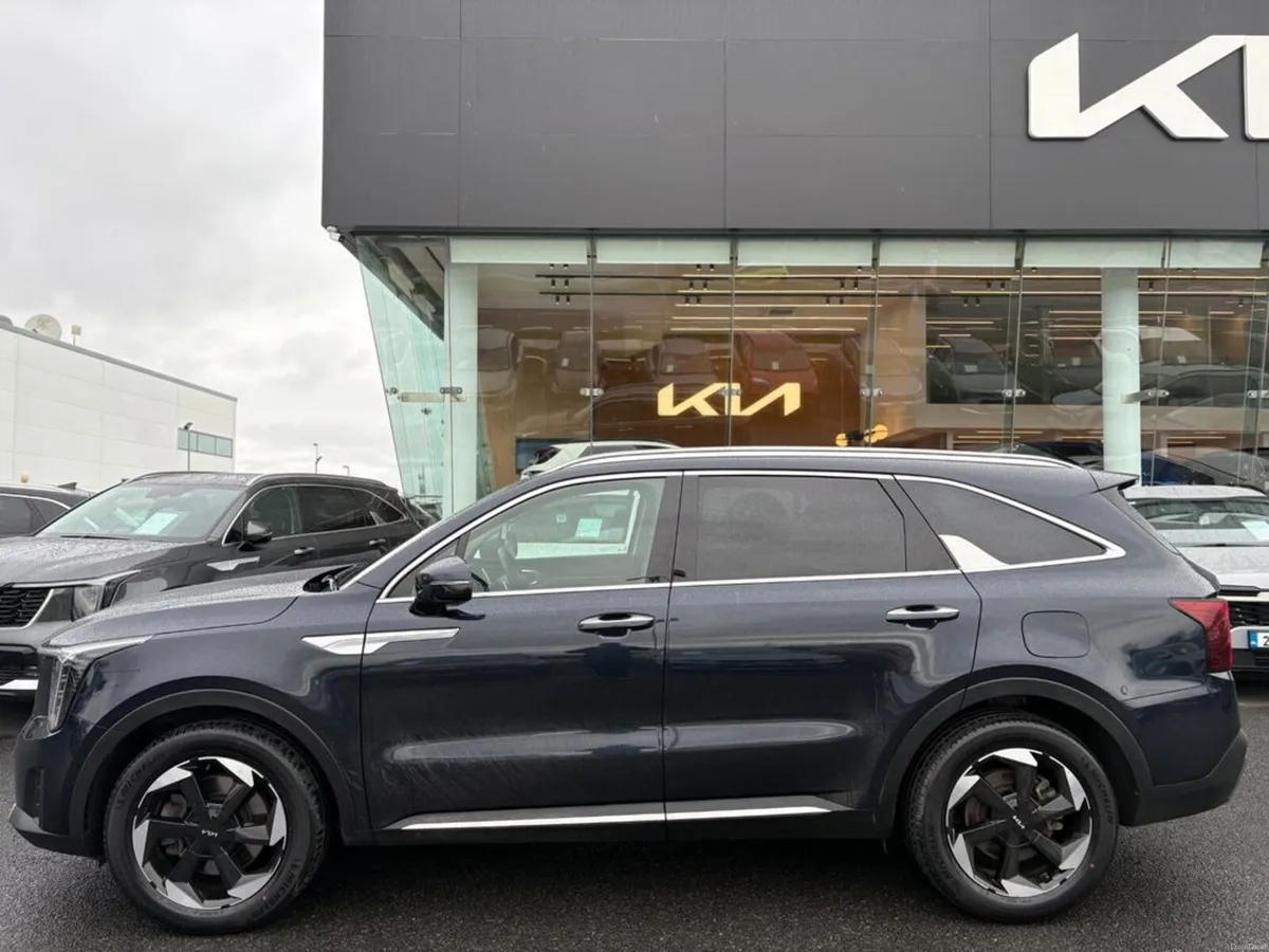 Kia Sorento 2.2 Diesel ( 7 Seats ) - Image 3
