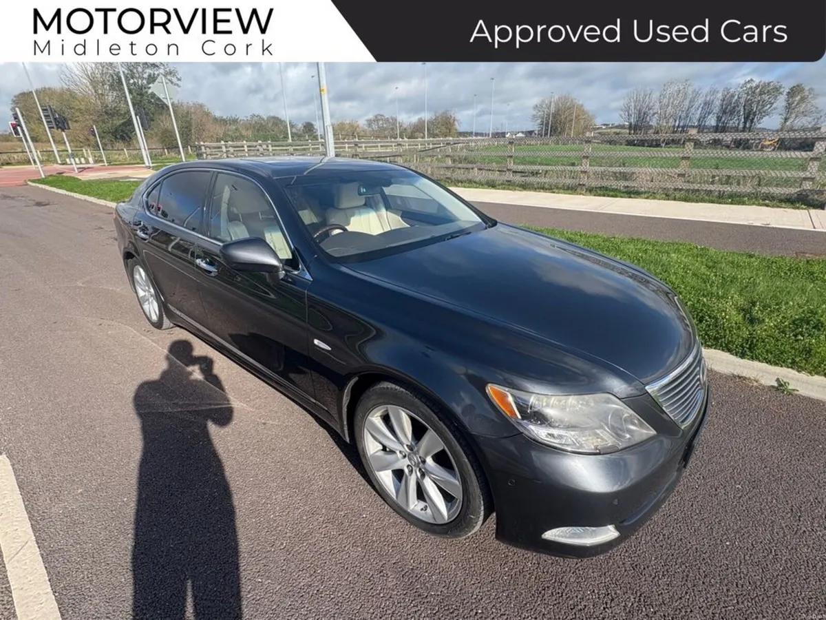 Lexus LS 600H LRSR LWB! 1 OWNER 1 YEAR NCT , Presi - Image 4