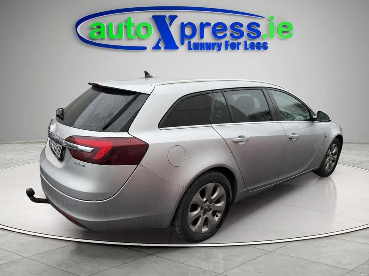 Opel Insignia Sports Tourer SW 5DR - Image 3