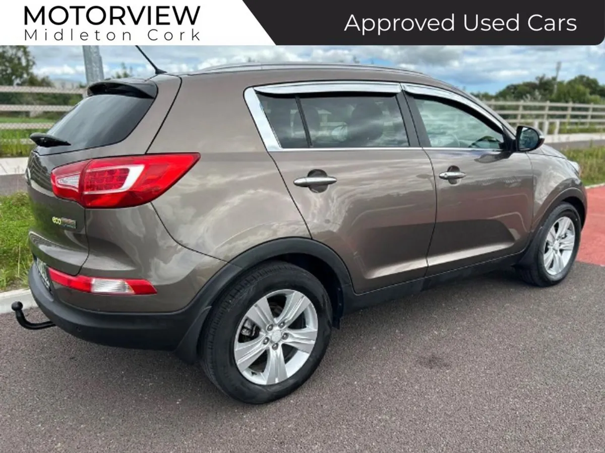 Kia Sportage 1.7D IMMACULATE CONDITION, LIKE NEW F - Image 3