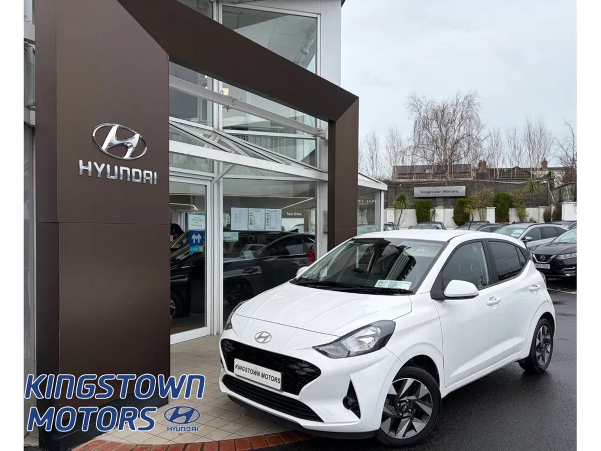 Hyundai i10 Deluxe Plus Automatic 5DR Auto - Image 1