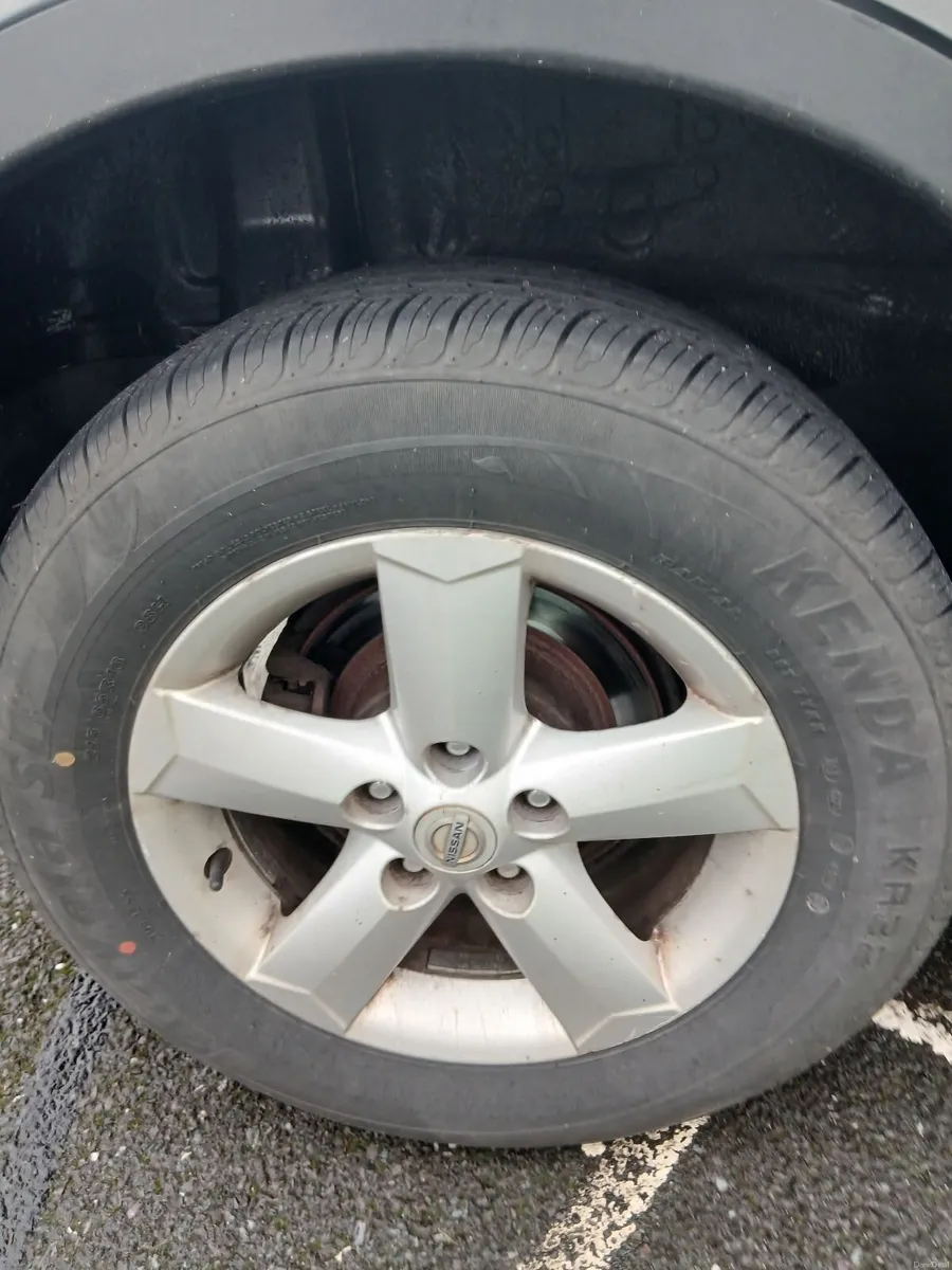 Nissan Qashqai 2007 1,6 petrol manual low mileage - Image 4