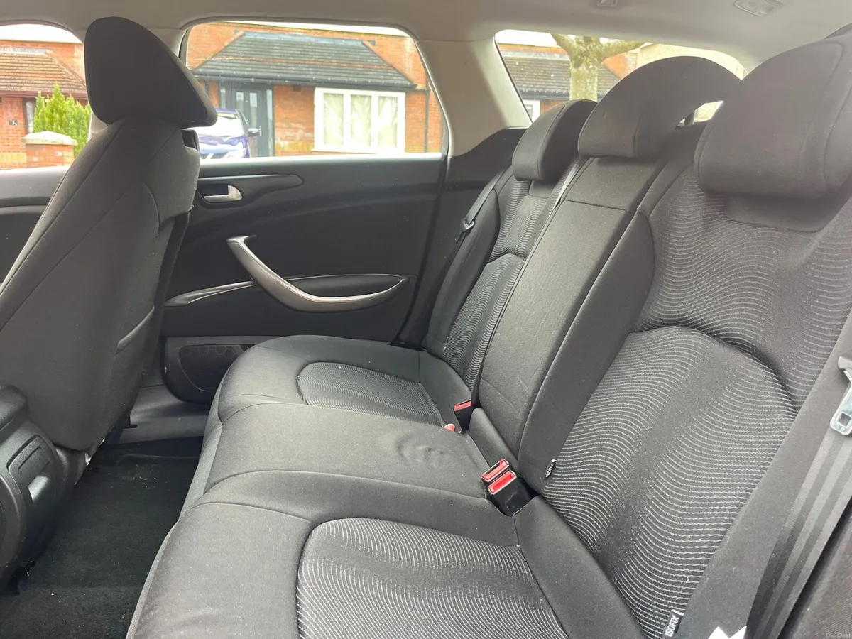 2009 CITROEN C5 ESTATE DRIVING REALLY WELL - Image 3