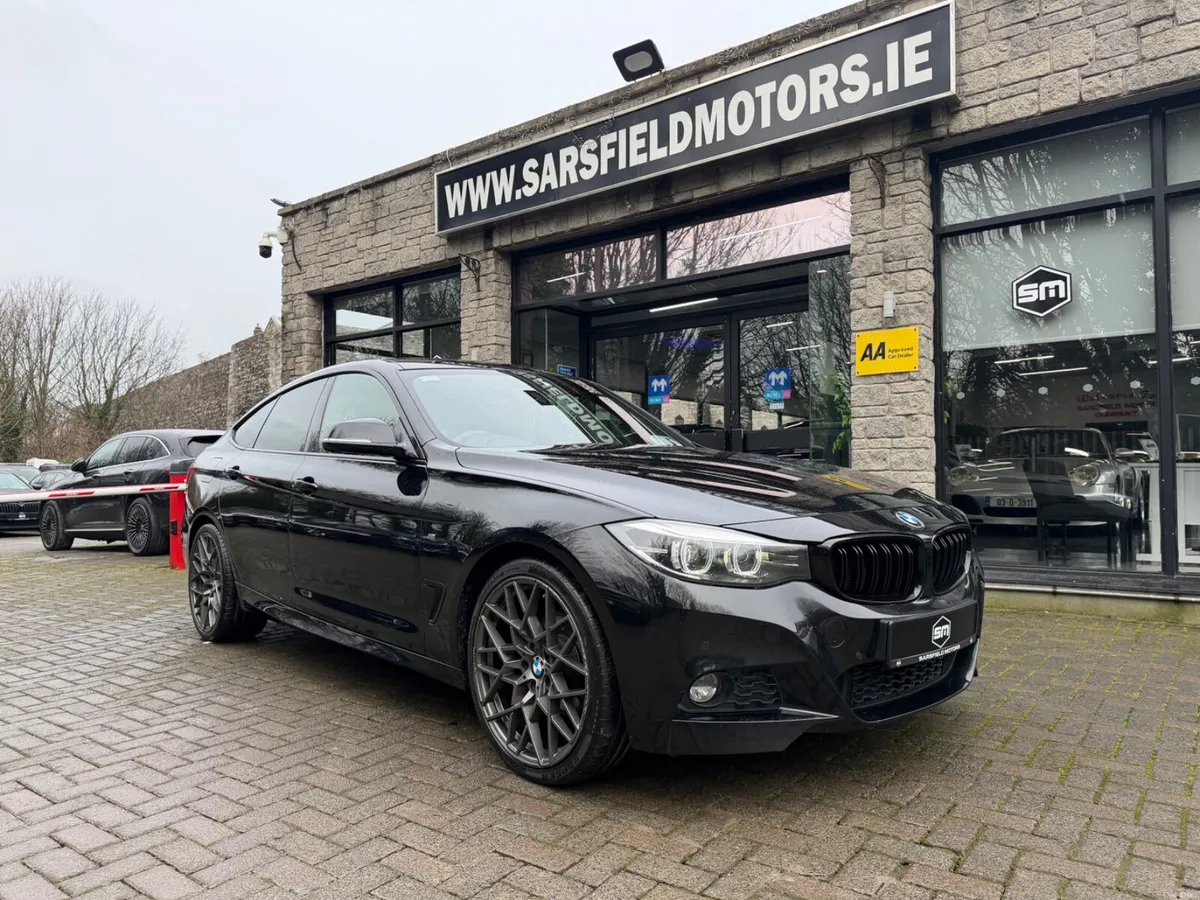 BMW 3-Series 2019 - Image 1