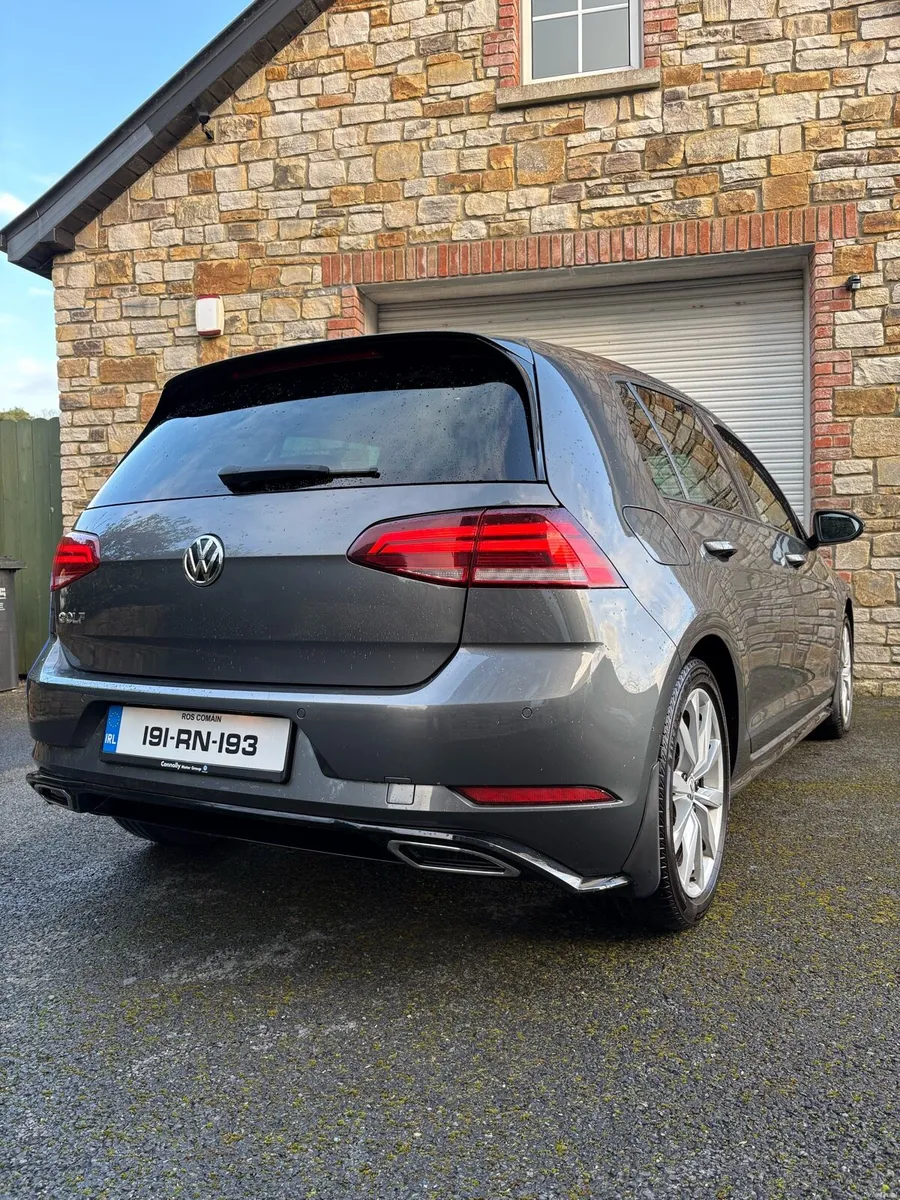 Volkswagen Golf R-Line - Image 4