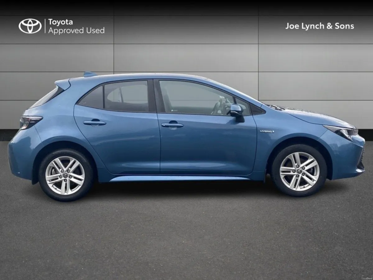 Toyota Corolla Luna Hatchback - Image 3